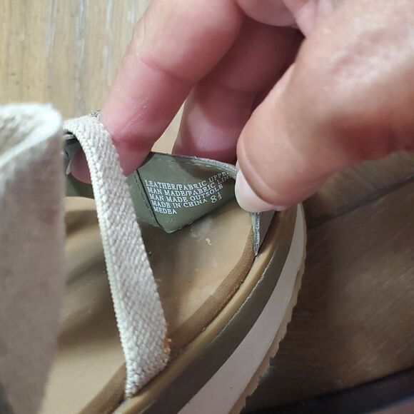 Yellowbox Platform Leather Green/ beige stacked wedge sandal 8.5 - Picture 9 of 9